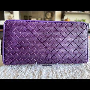 Bottega Veneta Intercciato Weave Leather Wallet